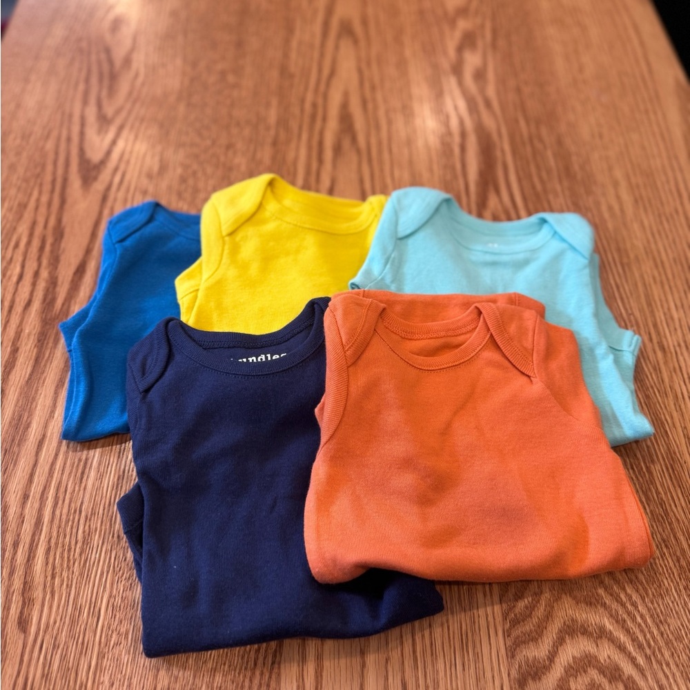 Bundles Baby Place Gender Neutral Long Sleeve Bodysuit Lot of 5 Size 0-3 Months